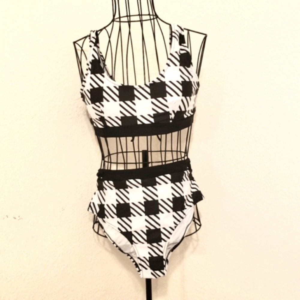 NEW! 2 pc swimsuit Sz. 14🩱🏊‍♀️